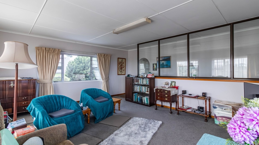 5 Bedroom Property for Sale in Vincent Eastern Cape